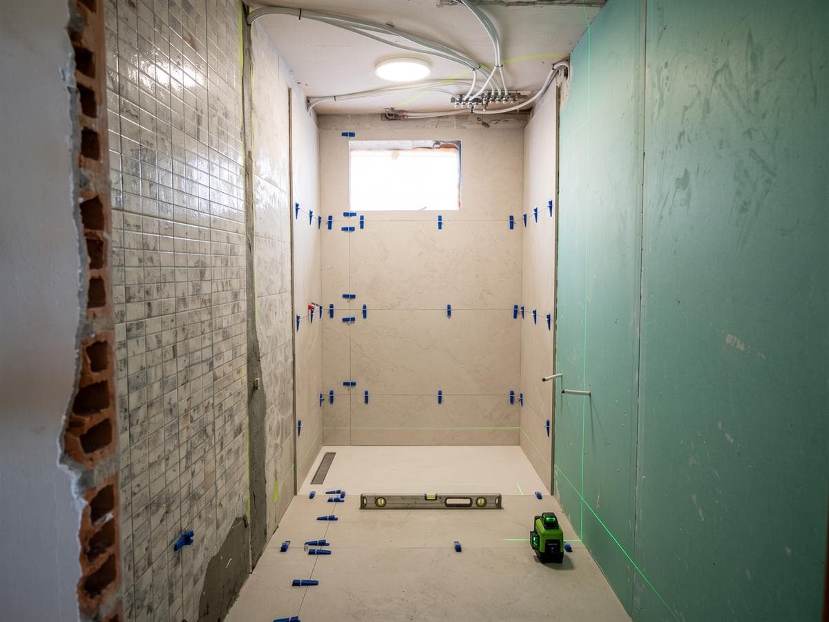 Reforma parcial del baño de un piso ejecutada por AZL en Ferrol